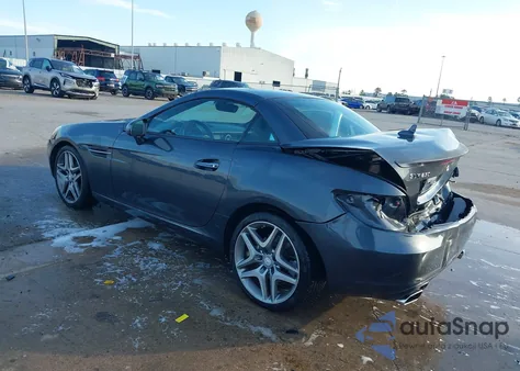 2015 Mercedes-Benz Slk 250 z USA, uszkodzony, nr VIN WDDPK4HA2FF103008